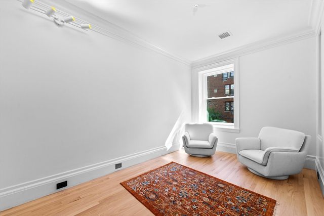 320 Tappan St. 1, Brookline, MA 02445