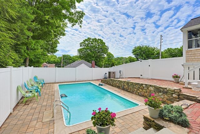 15 Calvin Rd, North Attleboro, MA 02760