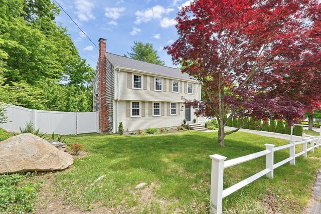 15 Calvin Rd, North Attleboro, MA 02760