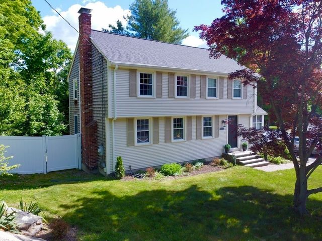 15 Calvin Rd, North Attleboro, MA 02760