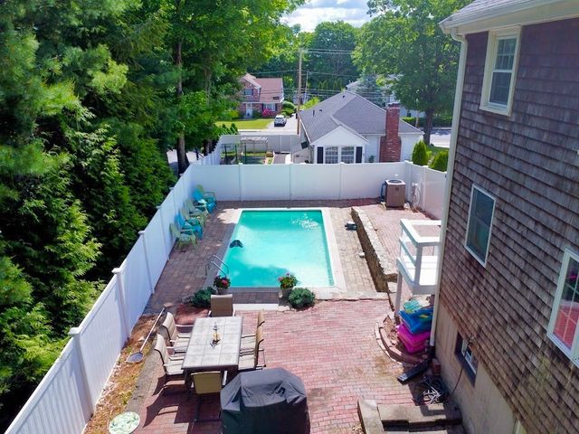 15 Calvin Rd, North Attleboro, MA 02760