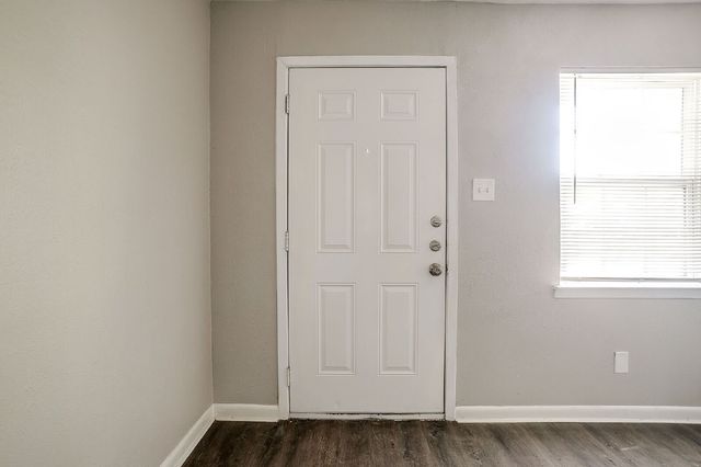2517 Normont Circle, Fort Worth, TX 76103