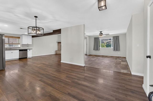 3975 Rustic Rd, Cameron Park, CA 95682