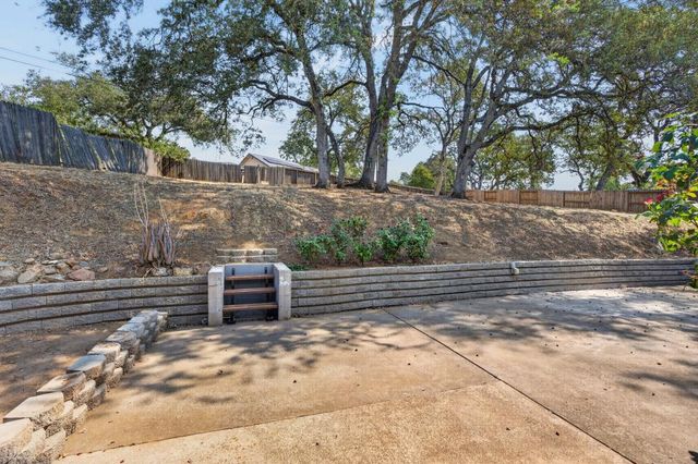 3975 Rustic Rd, Cameron Park, CA 95682