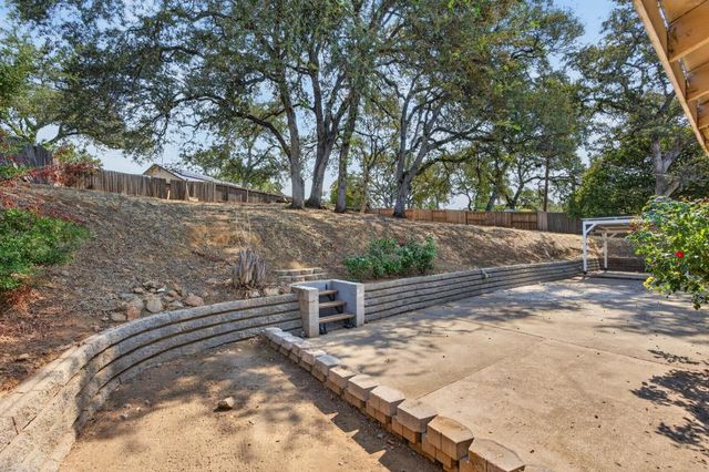 3975 Rustic Rd, Cameron Park, CA 95682