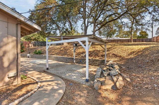 3975 Rustic Rd, Cameron Park, CA 95682