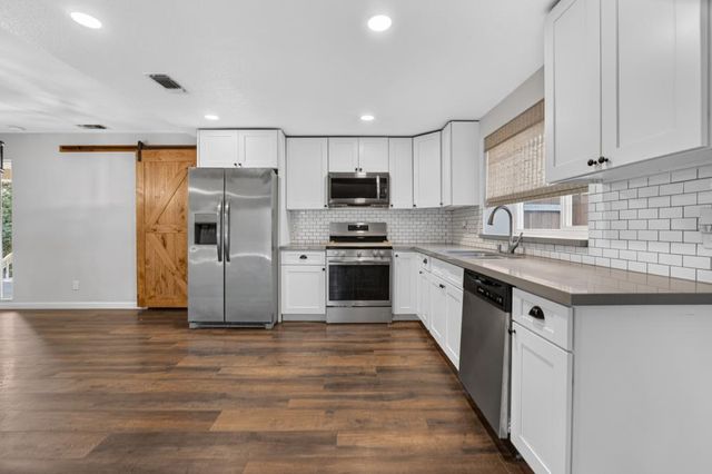 3975 Rustic Rd, Cameron Park, CA 95682