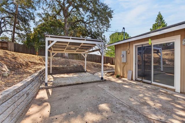 3975 Rustic Rd, Cameron Park, CA 95682
