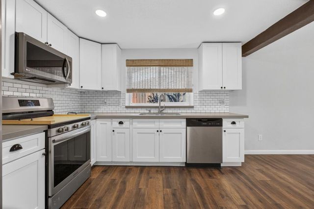 3975 Rustic Rd, Cameron Park, CA 95682