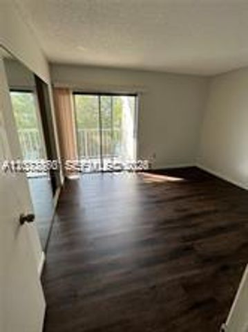 7727 SW 86th St A1-301, Miami, FL 33143