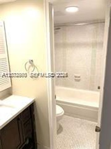 7727 SW 86th St A1-301, Miami, FL 33143