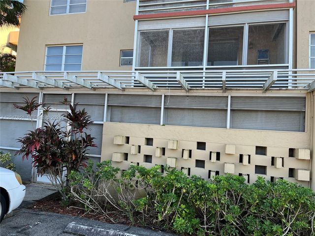 403 NW 68th Avenue 206, Plantation, FL 33317