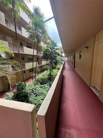 403 NW 68th Avenue 206, Plantation, FL 33317