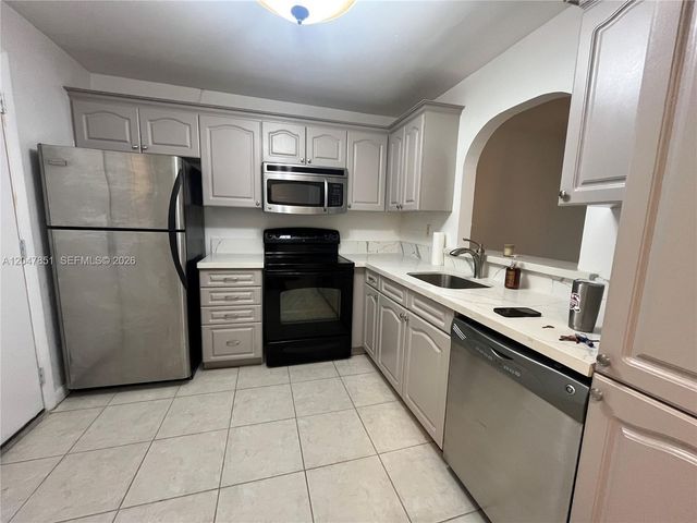 403 NW 68th Avenue 206, Plantation, FL 33317