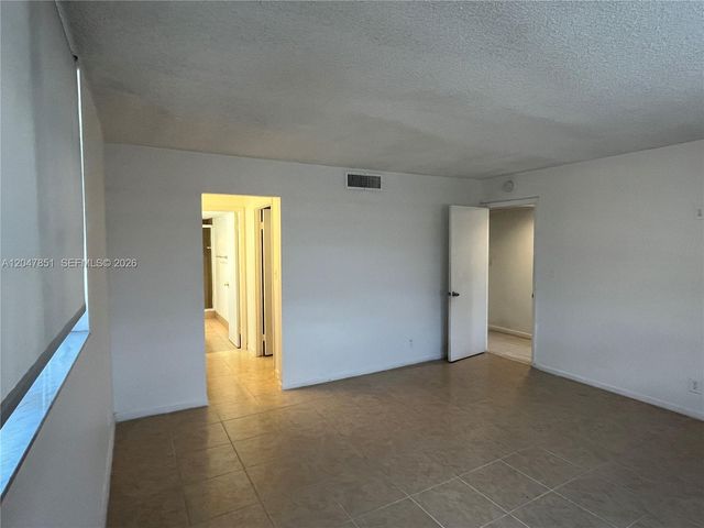 403 NW 68th Avenue 206, Plantation, FL 33317