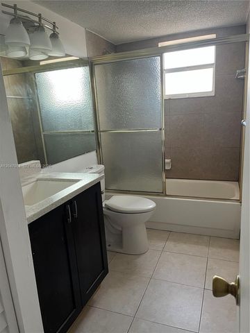 403 NW 68th Avenue 206, Plantation, FL 33317