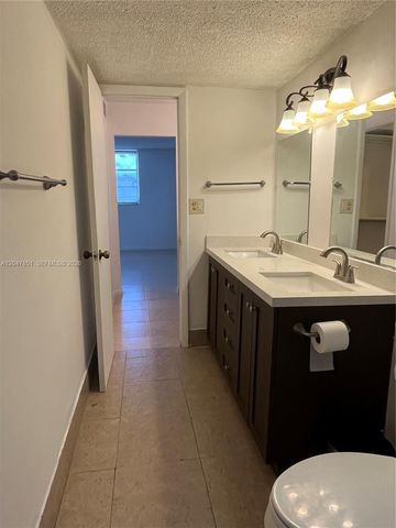 403 NW 68th Avenue 206, Plantation, FL 33317