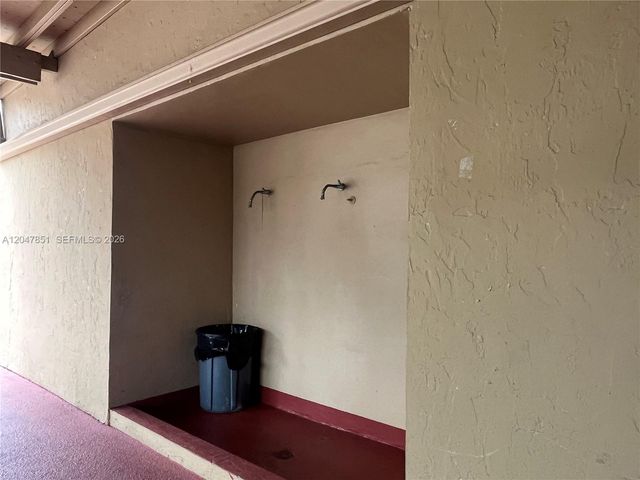 403 NW 68th Avenue 206, Plantation, FL 33317