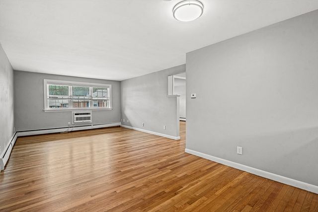 29 Arlington Rd 5, Woburn, MA 01880