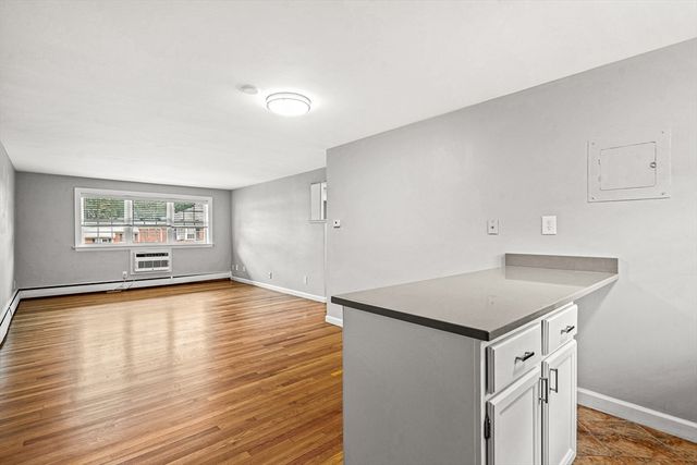 29 Arlington Rd 5, Woburn, MA 01880