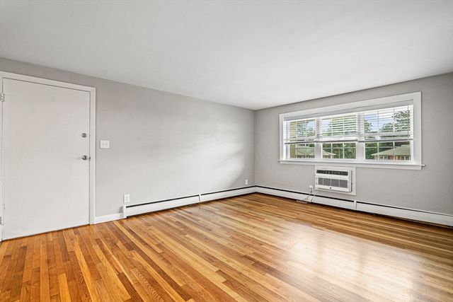 29 Arlington Rd 5, Woburn, MA 01880