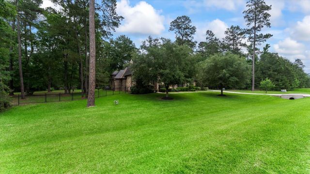 1270 Autumnwood Drive, Magnolia, TX 77354