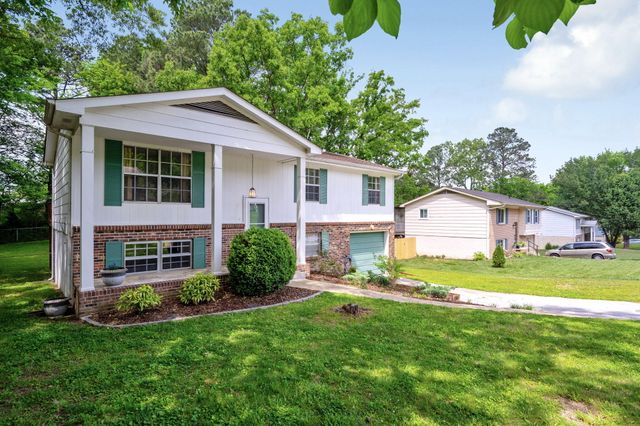 8326 Middle Road, Ooltewah, TN 37363