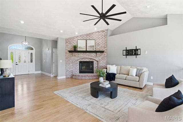 157 Blue Bell Lane, Highland, IL 62249