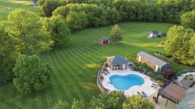 157 Blue Bell Lane, Highland, IL 62249