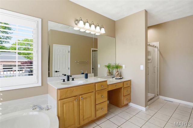 157 Blue Bell Lane, Highland, IL 62249