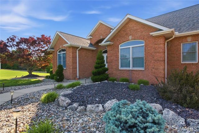 157 Blue Bell Lane, Highland, IL 62249