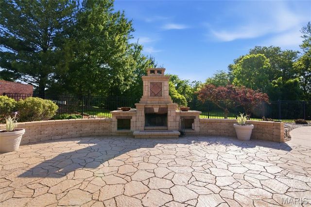 157 Blue Bell Lane, Highland, IL 62249