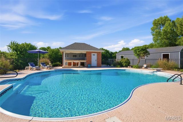 157 Blue Bell Lane, Highland, IL 62249