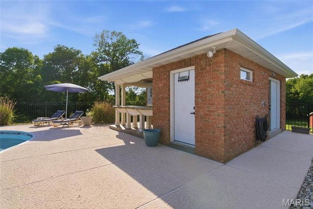 157 Blue Bell Lane, Highland, IL 62249