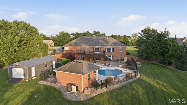 157 Blue Bell Lane, Highland, IL 62249