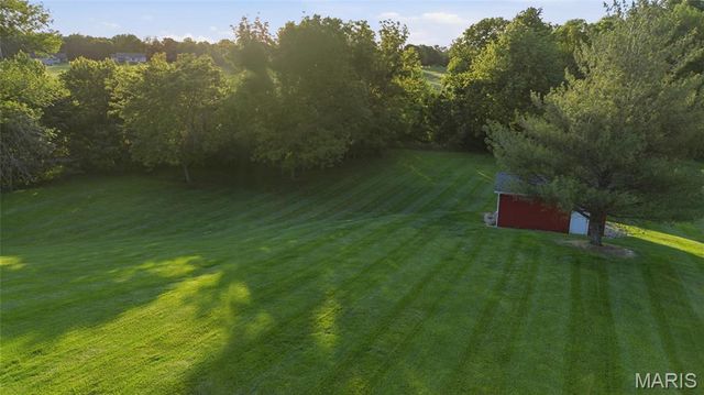 157 Blue Bell Lane, Highland, IL 62249