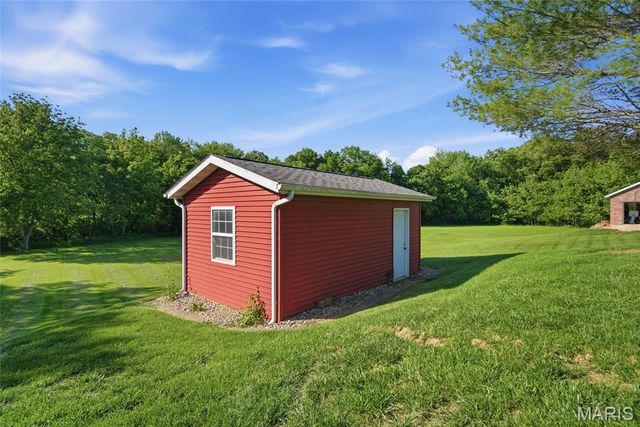 157 Blue Bell Lane, Highland, IL 62249