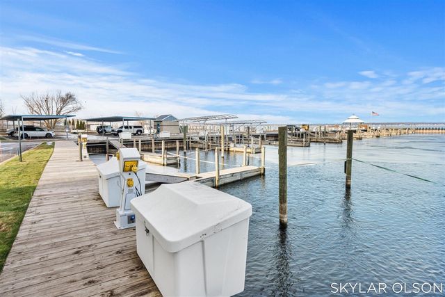 2964 Lakeshore Drive E701, Muskegon, MI 49441