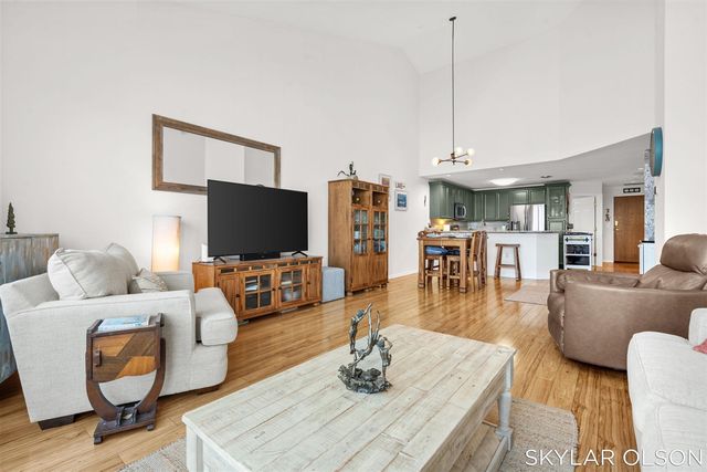 2964 Lakeshore Drive E701, Muskegon, MI 49441