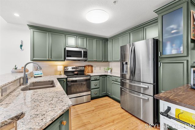 2964 Lakeshore Drive E701, Muskegon, MI 49441