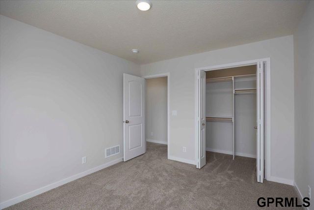 7934 N 93 Street, Omaha, NE 68122