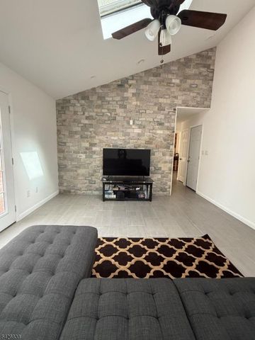 22 Karen Rd, Vernon Twp., NJ 07422
