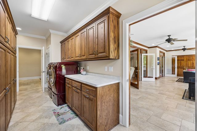 800 Grove Rd, Morrison, TN 37357