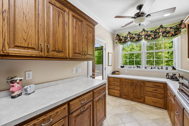 800 Grove Rd, Morrison, TN 37357