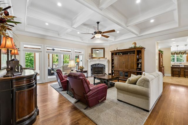 800 Grove Rd, Morrison, TN 37357