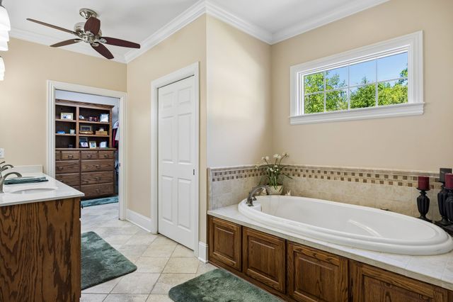 800 Grove Rd, Morrison, TN 37357
