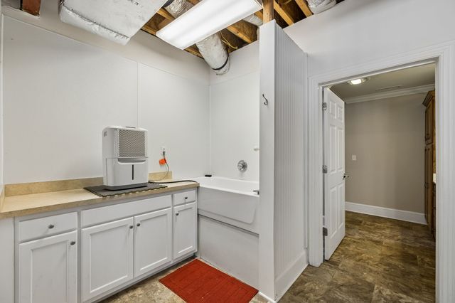 800 Grove Rd, Morrison, TN 37357
