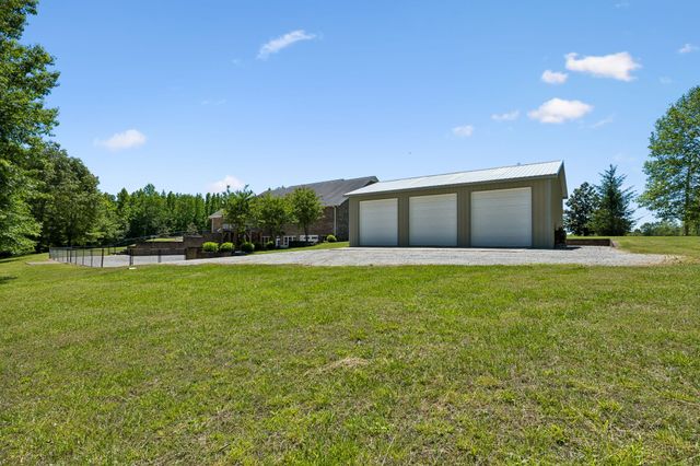 800 Grove Rd, Morrison, TN 37357