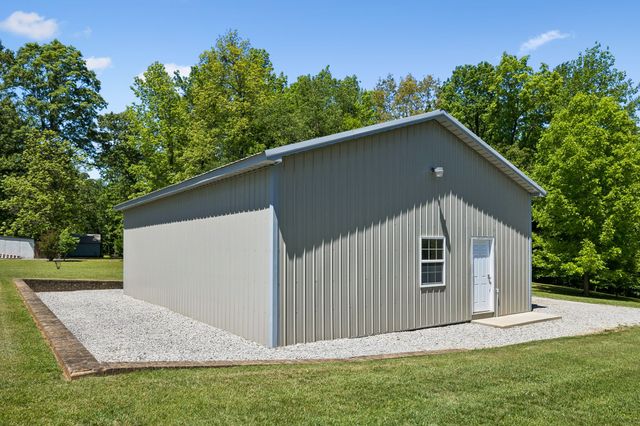800 Grove Rd, Morrison, TN 37357