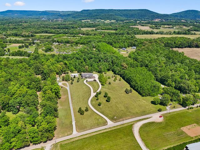800 Grove Rd, Morrison, TN 37357